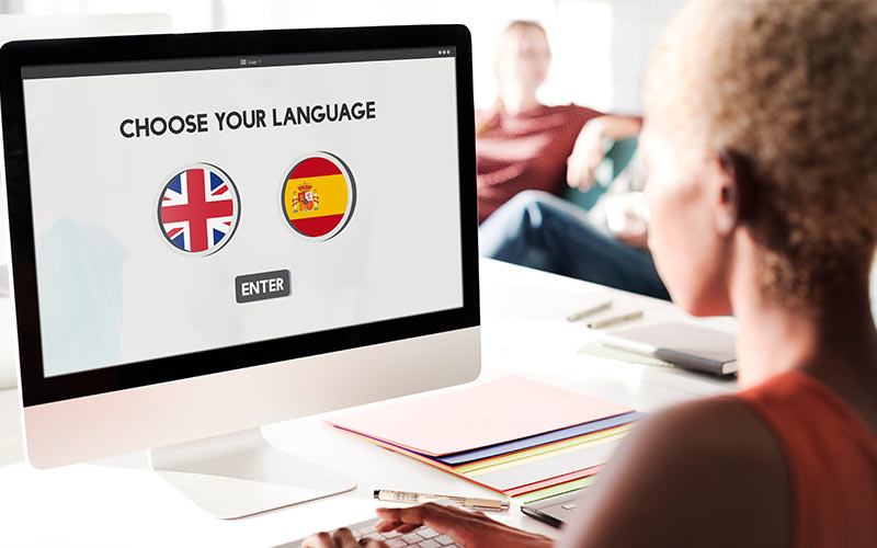 Learner starting an online language placement test to determine the right course level with inlingua