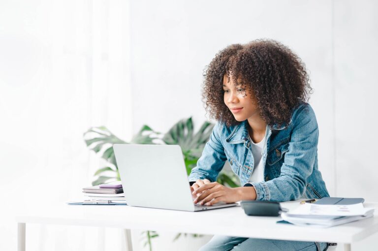 Creating an Effective Weekly Study Plan with Blended Learning Language Programs