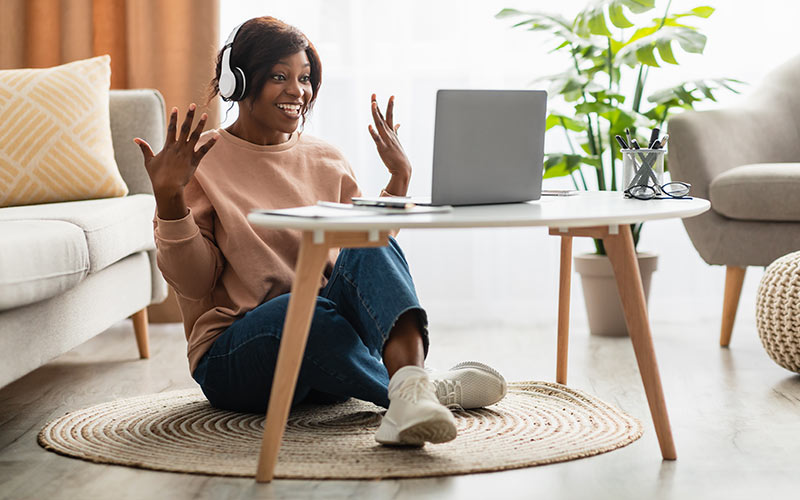 Learner speaking and gesturing during an interactive online language lesson